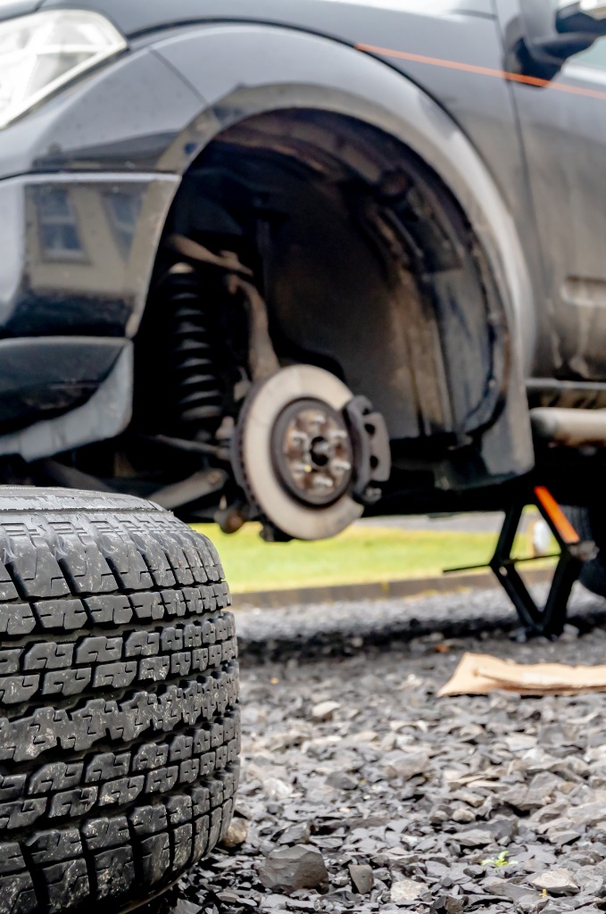 Vehicle at the road side - Mobile Tyre Fitting North London with Palmers Green